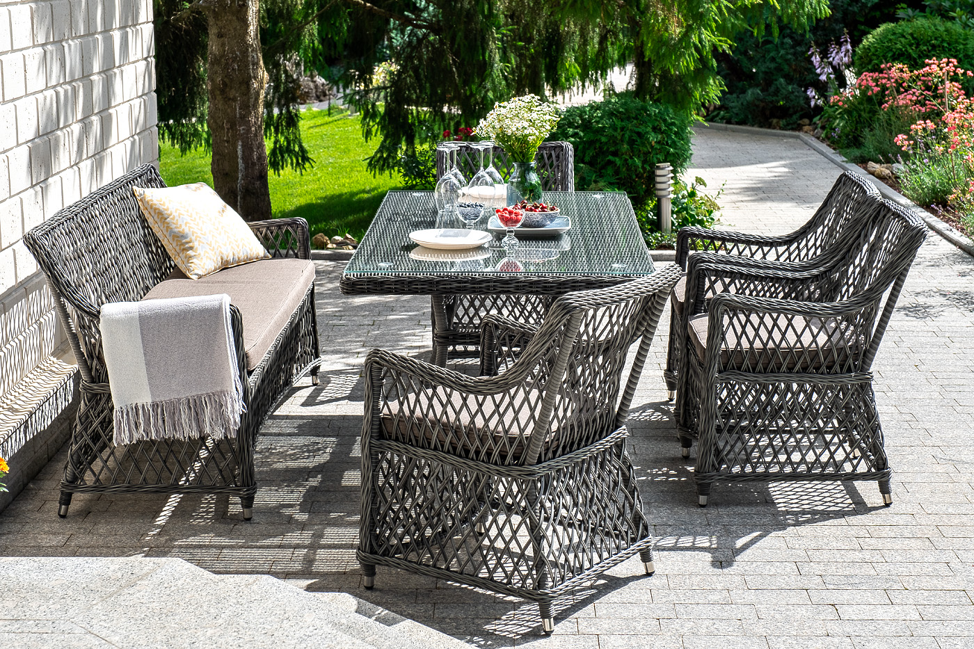 "Катания" обеденная группа плетеная на 6 персон, цвет графит