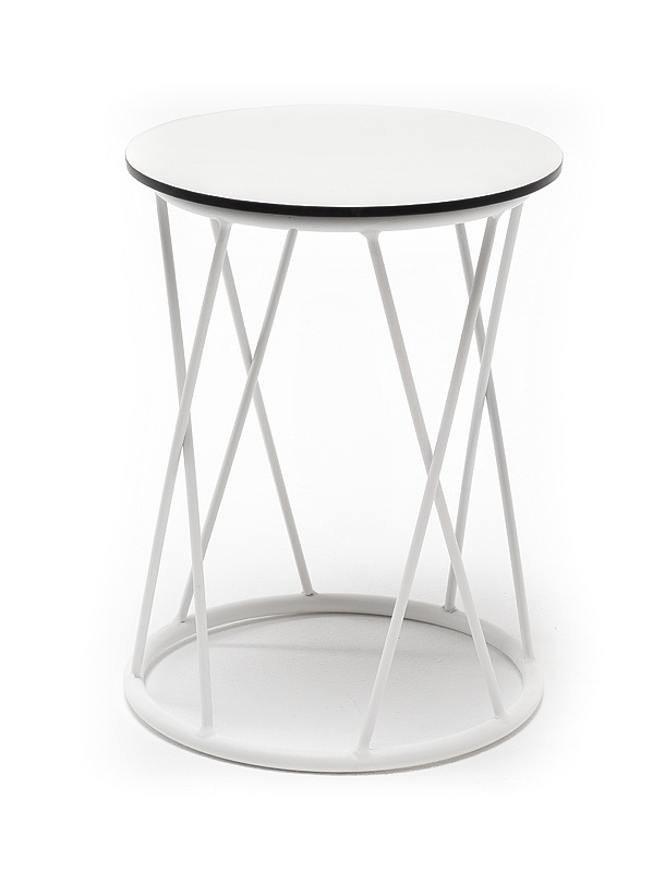 "Колумбия" журнальный стол из HPL круглый Ø40 H55, каркас из алюминия белый, цвет столешницы "молочный"