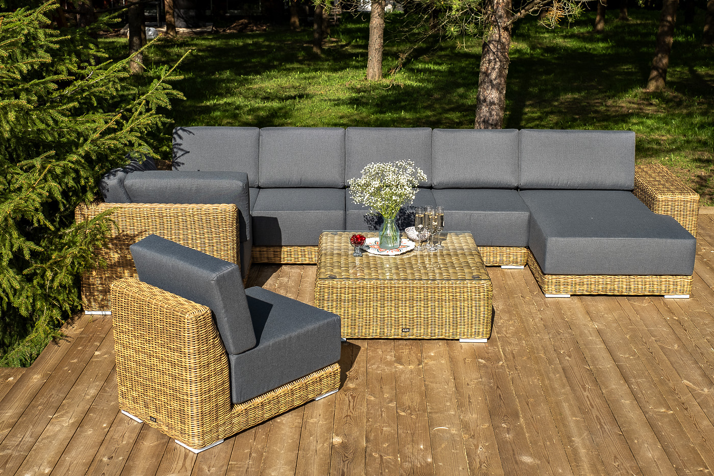 "Капри" трансформирующаяся лаунж-зона из искусственного ротанга, цвет соломенный