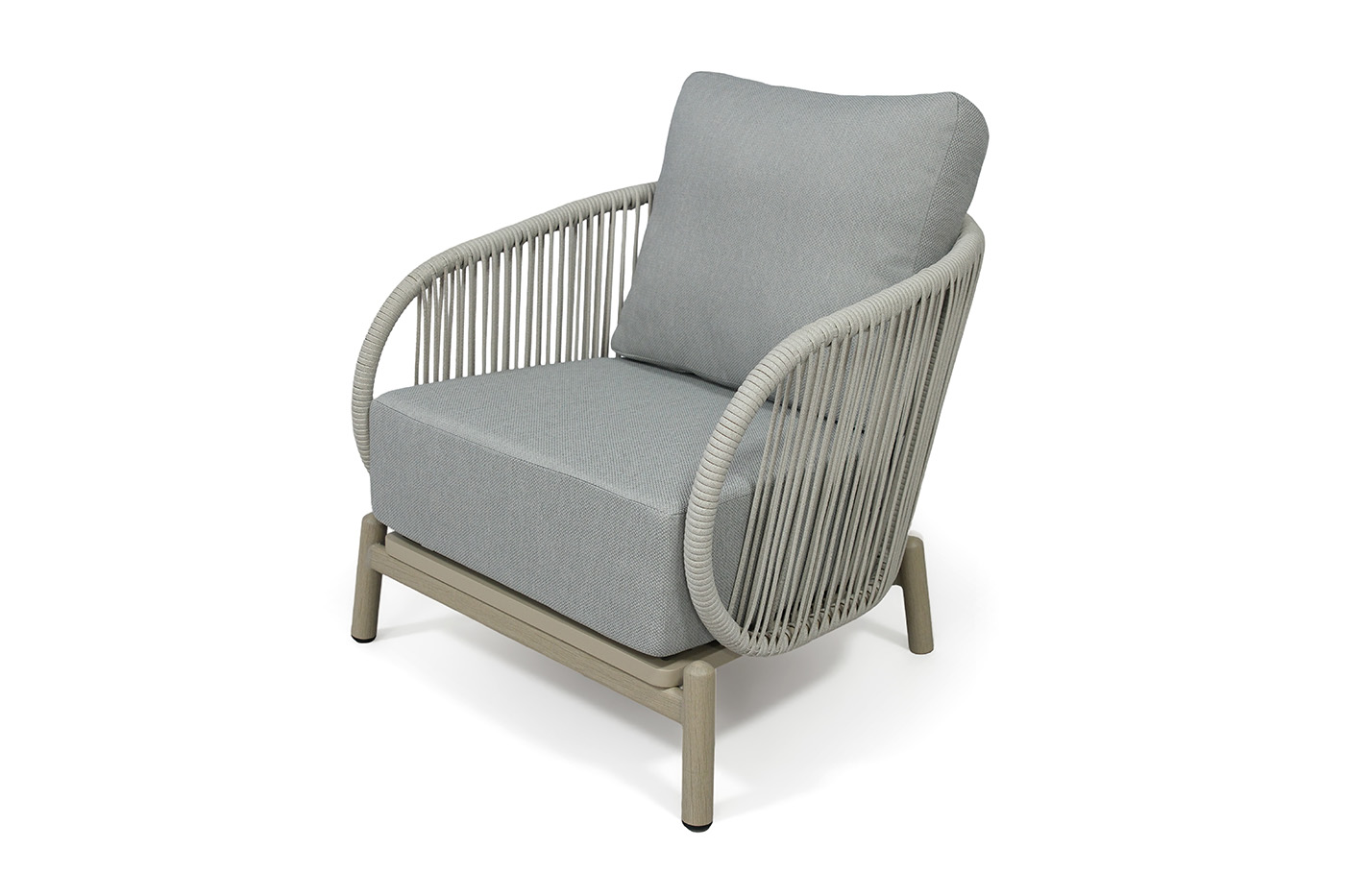 "Прато" кресло из искусственного ротанга, цвет светло-серый, каркас под дерево (холодно-бежевый)