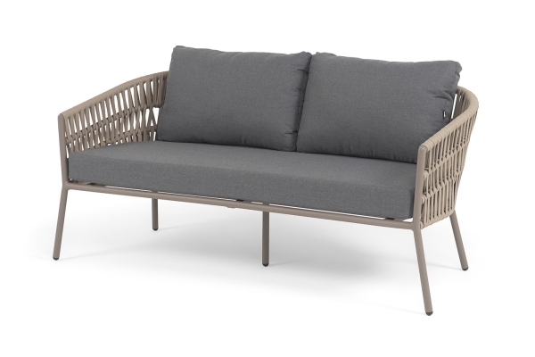 "Комо" диван 2-местный плетеный из роупа, каркас алюминий бежево-серый (RAL7006) муар, роуп серо-коричневый 23мм, ткань темно-серая 027