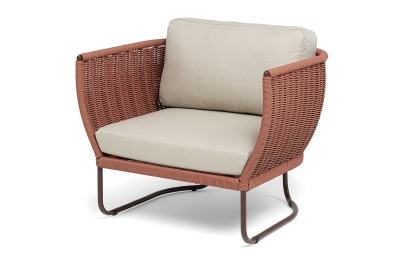 "Фиджи" кресло плетеное из роупа, каркас алюминий коричневый (RAL8016) муар, роуп красный (8372) круглый tex, ткань Mossle бежевая