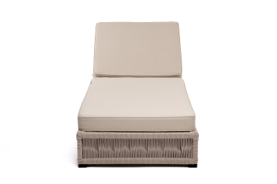 "Ривьера" шезлонг плетеный из роупа, каркас алюминий белый муар, роуп бежевый круглый, ткань бежевая 052