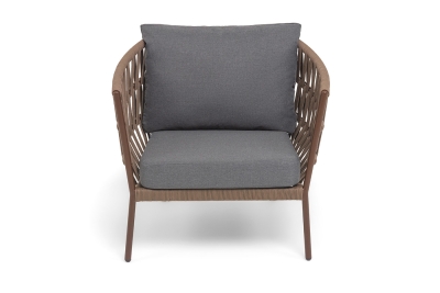 "Диего" кресло плетеное из роупа, каркас алюминий коричневый (RAL8016) муар, роуп коричневый круглый, ткань темно-серая 027