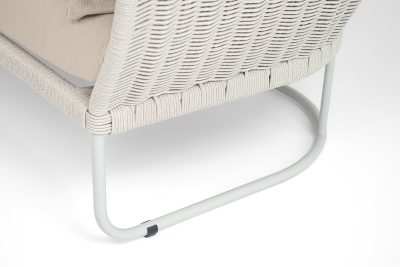 "Фиджи" диван 3-местный плетеный из роупа, каркас алюминий светло-серый (RAL7035) муар, роуп бежевый меланж круглый tex, ткань Mossle бежевая