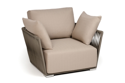 "Форли" кресло плетеное из роупа, каркас алюминий светло-серый (RAL7035) муар, роуп серо-коричневый 23мм, ткань Mossle бежевая