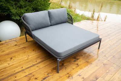 "Позитано" лежак плетеный из роупа, каркас алюминий темно-серый (RAL7024) муар, роуп темно-серый круглый, ткань темно-серая 027