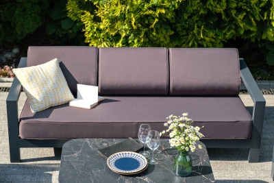 "Гранада" диван 3-местный, каркас алюминий темно-серый (RAL7024) шагрень, ткань темно-серая 027 "Гранада" диван 3-местный, каркас алюминий темно-серый (RAL7024) шагрень, ткань темно-серая 027