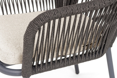 "Лион" стул плетеный из роупа, каркас алюминий темно-серый (RAL7024) муар, роуп темно-серый круглый, ткань бежевая 052