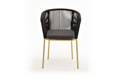 "Марсель" стул плетеный из роупа, каркас из стали золотой глянец, роуп темно-серый круглый, ткань серая