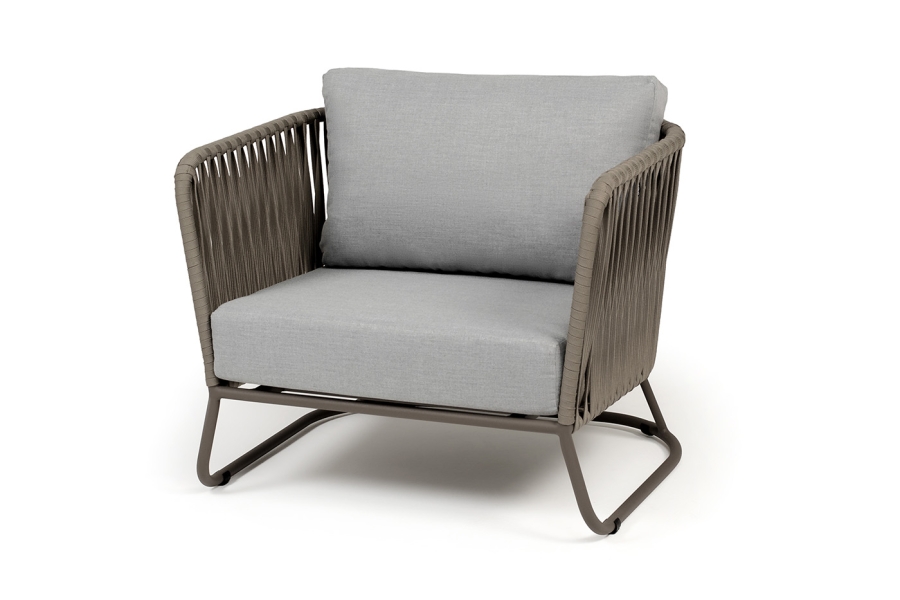 Багамы кресло плетеное из роупа, каркас алюминий бежево-серый (RAL7006) муар, роуп серо-коричневый 23мм, ткань светло-серая - фото 1