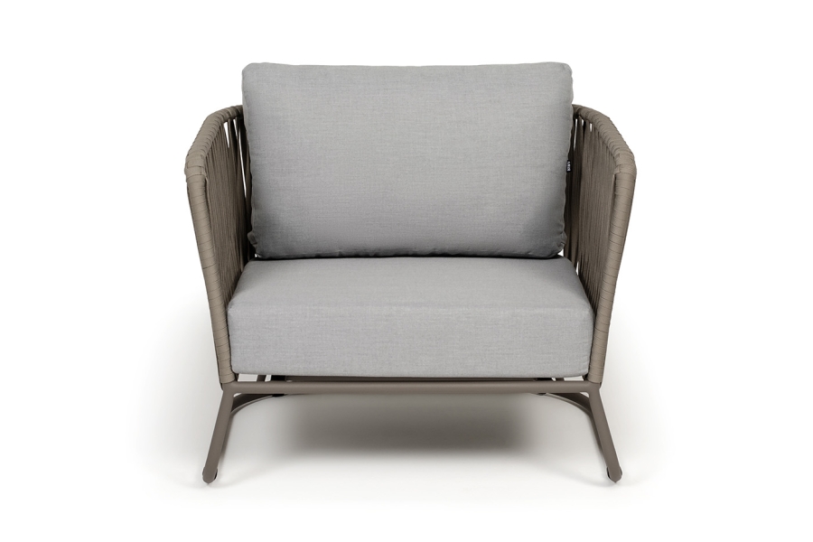 Багамы кресло плетеное из роупа, каркас алюминий бежево-серый (RAL7006) муар, роуп серо-коричневый 23мм, ткань светло-серая - фото 2