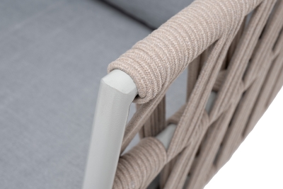 "Диего" кресло плетеное из роупа, каркас алюминий светло-серый (RAL7035) муар, роуп бежевый круглый, ткань светло-серая "Диего" кресло плетеное из роупа, каркас алюминий светло-серый (RAL7035) муар, роуп бежевый круглый, ткань светло-серая