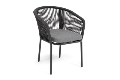 "Марсель" стул плетеный из роупа, каркас алюминий черный муар, роуп темно-серый круглый, ткань темно-серая 027