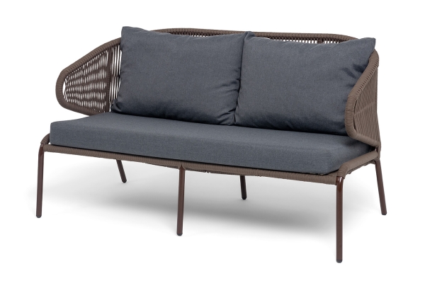 "Милан" диван 2-местный плетеный из роупа, каркас алюминий коричневый (RAL8016) муар, роуп коричневый круглый, ткань темно-серая 027