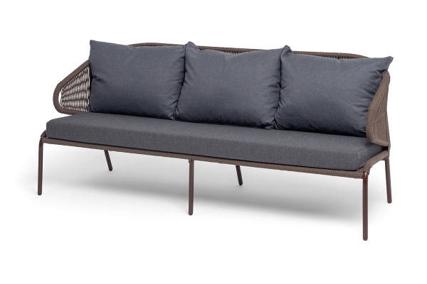 "Милан" диван 3-местный плетеный из роупа, каркас алюминий коричневый (RAL8016) шагрень, роуп коричневый круглый, ткань темно-серая 027