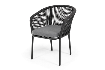 "Марсель" стул плетеный из роупа, каркас алюминий черный муар, роуп темно-серый круглый, ткань темно-серая 027