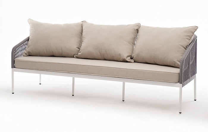 "Канны" диван 3-местный плетеный из роупа, каркас алюминий белый муар, роуп светло-серый круглый, ткань бежевая 15052 Канны диван 3-местный плетеный из роупа, каркас алюминий белый муар, роуп светло-серый круглый, ткань бежевая 15052 - фото 1